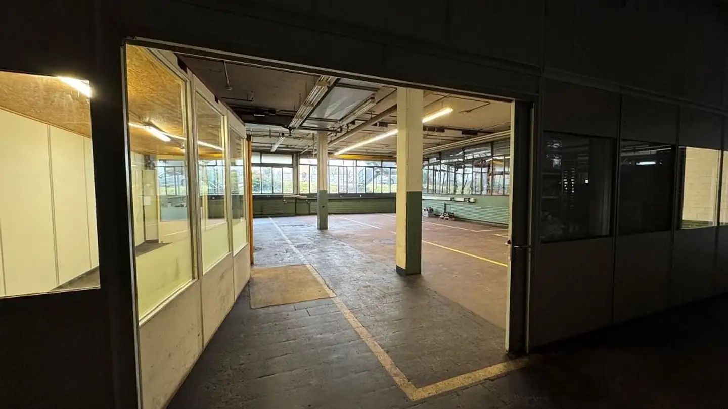 Gewerbe mieten - Alte Bernstrasse 53, 4573 Lohn-Ammannsegg - Foto 2