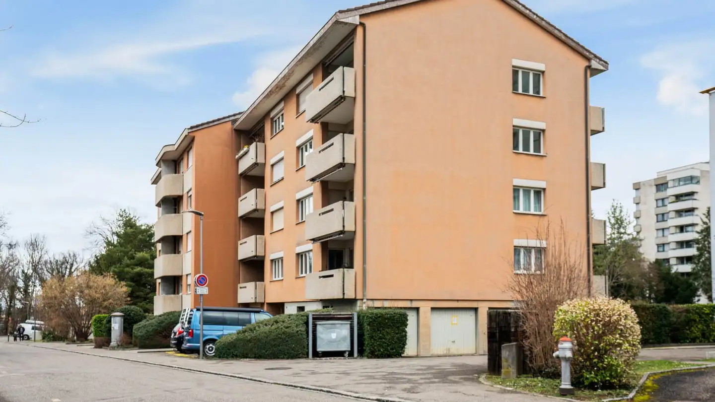 Single garage for rent - General Guisan-Strasse 12, 4144 Arlesheim