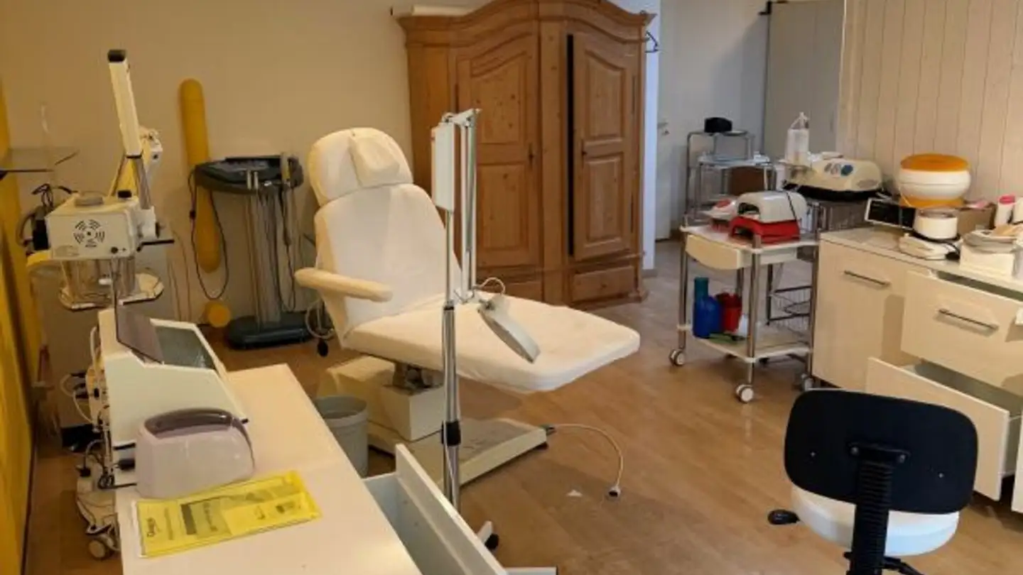 Commercial à louer - Seestrasse 96, 8810 Horgen