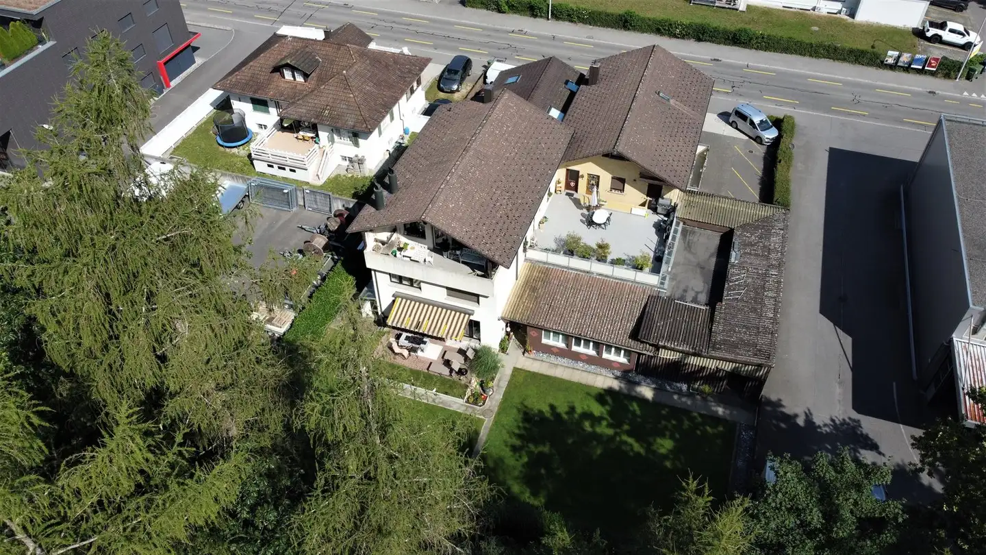 Mischgenutztes Gebäude kaufen - Hauptstrasse 102, 5032 Aarau Rohr