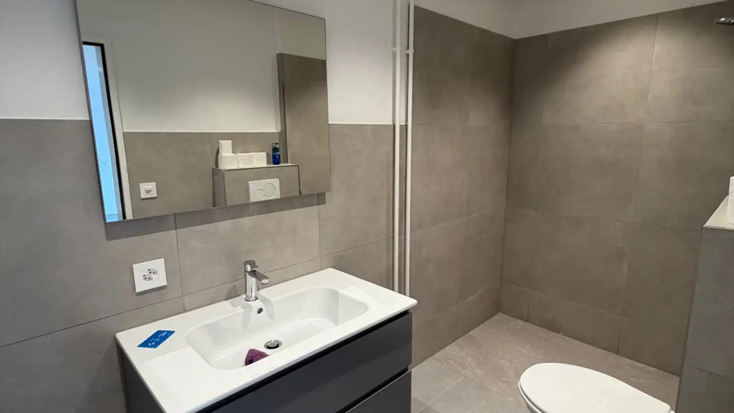 Gewerbe mieten - Eichwisstrasse 68, 8634 Hombrechtikon - Foto 3