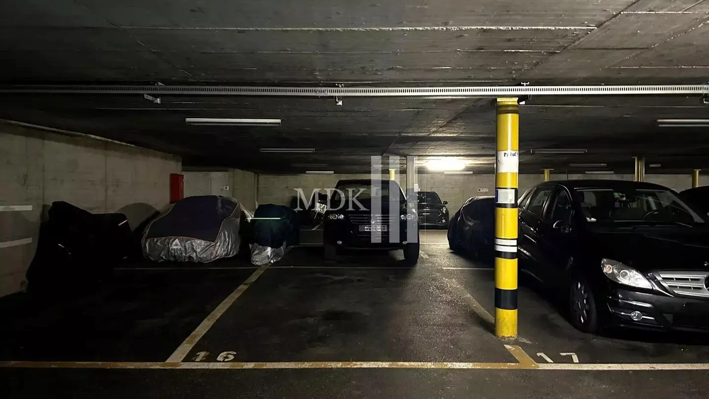 Outdoor parking space for rent - Avenue de l'Industrie 31, 1870 Monthey