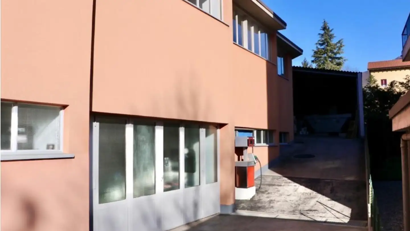 Industrial property for rent - 6828 Balerna