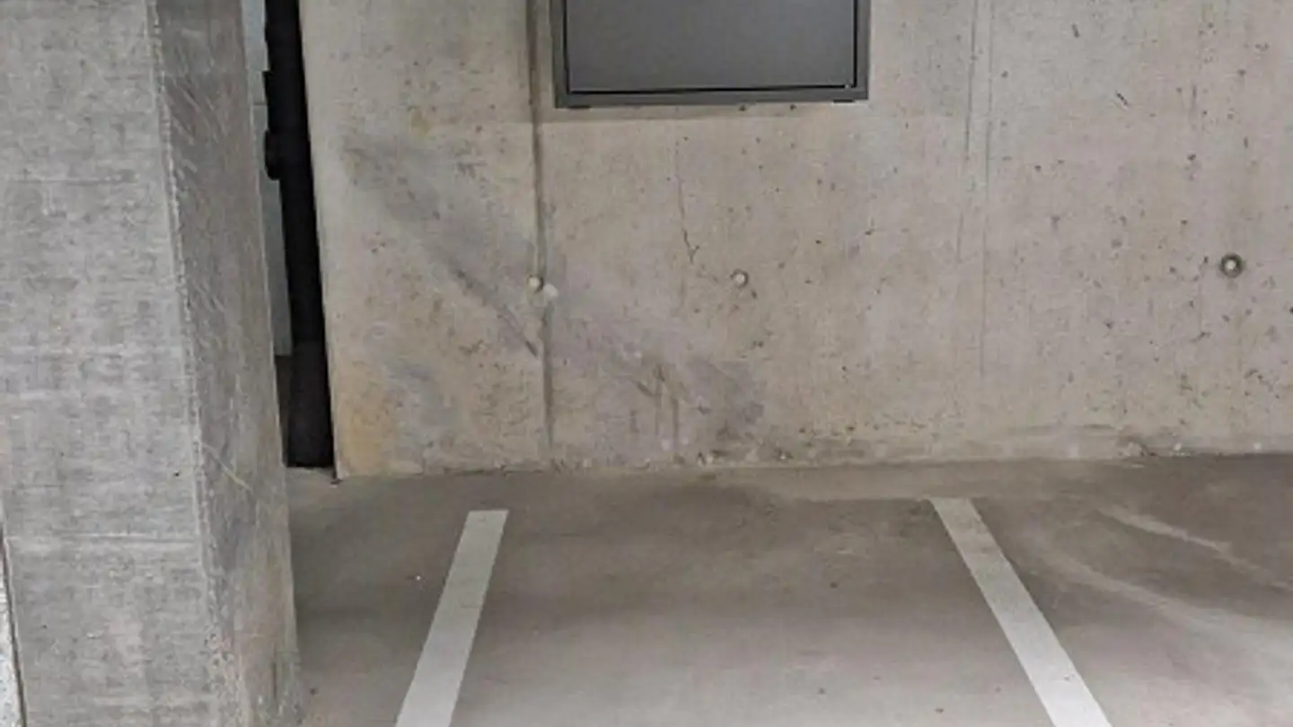 Überdachter Motorradparkplatz mieten - Birchweidweg 13, 8707 Uetikon am See