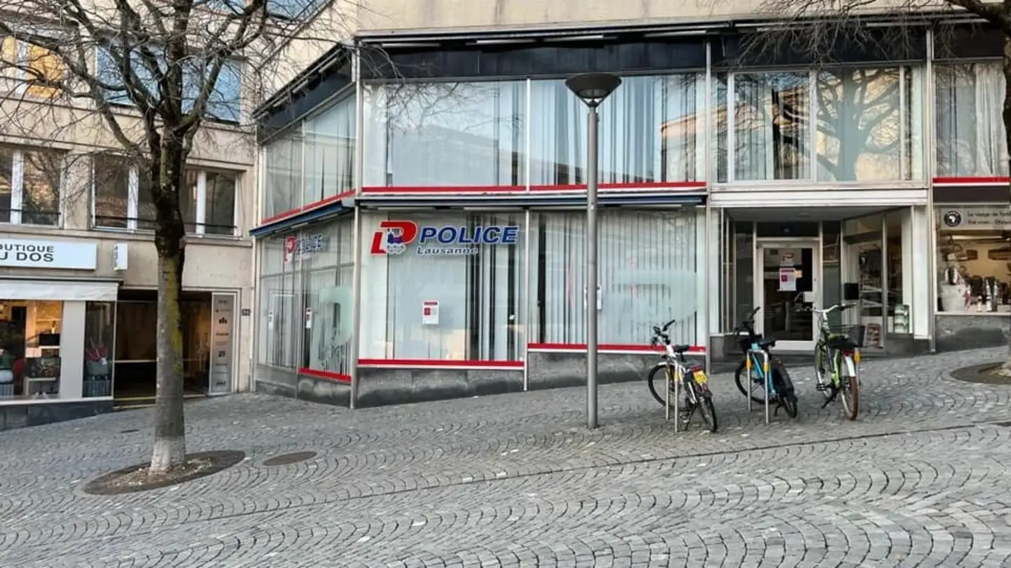 Commercial for rent - Rue Du Petit-Chêne 36, 1003 Lausanne