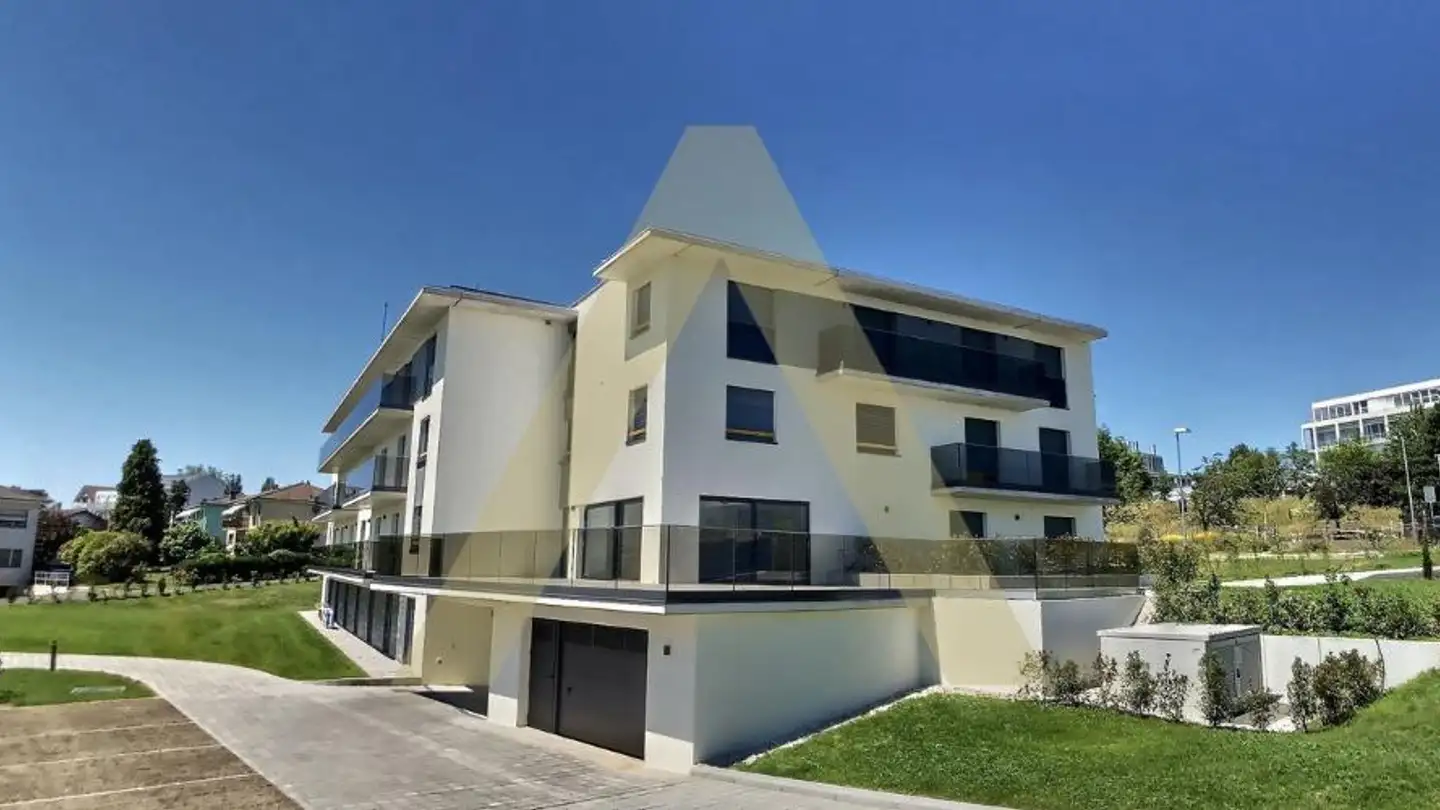 Outdoor parking space for rent - Route Cantonale 19, 1025 St-Sulpice VD - Photo 2