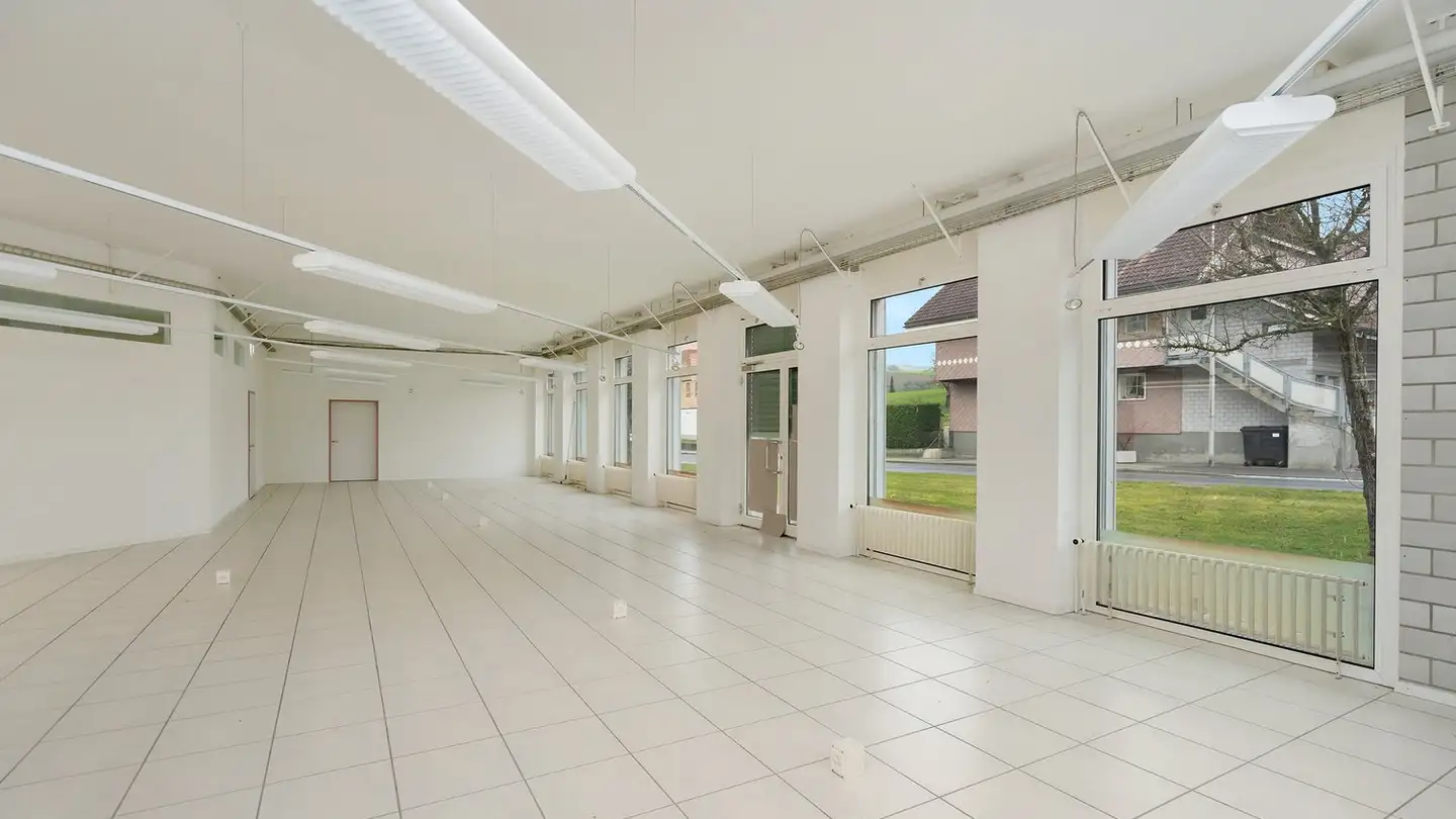 Grande magazzino in affitto - Schwarzenburgstrasse 854, 3145 Niederscherli - Photo 3