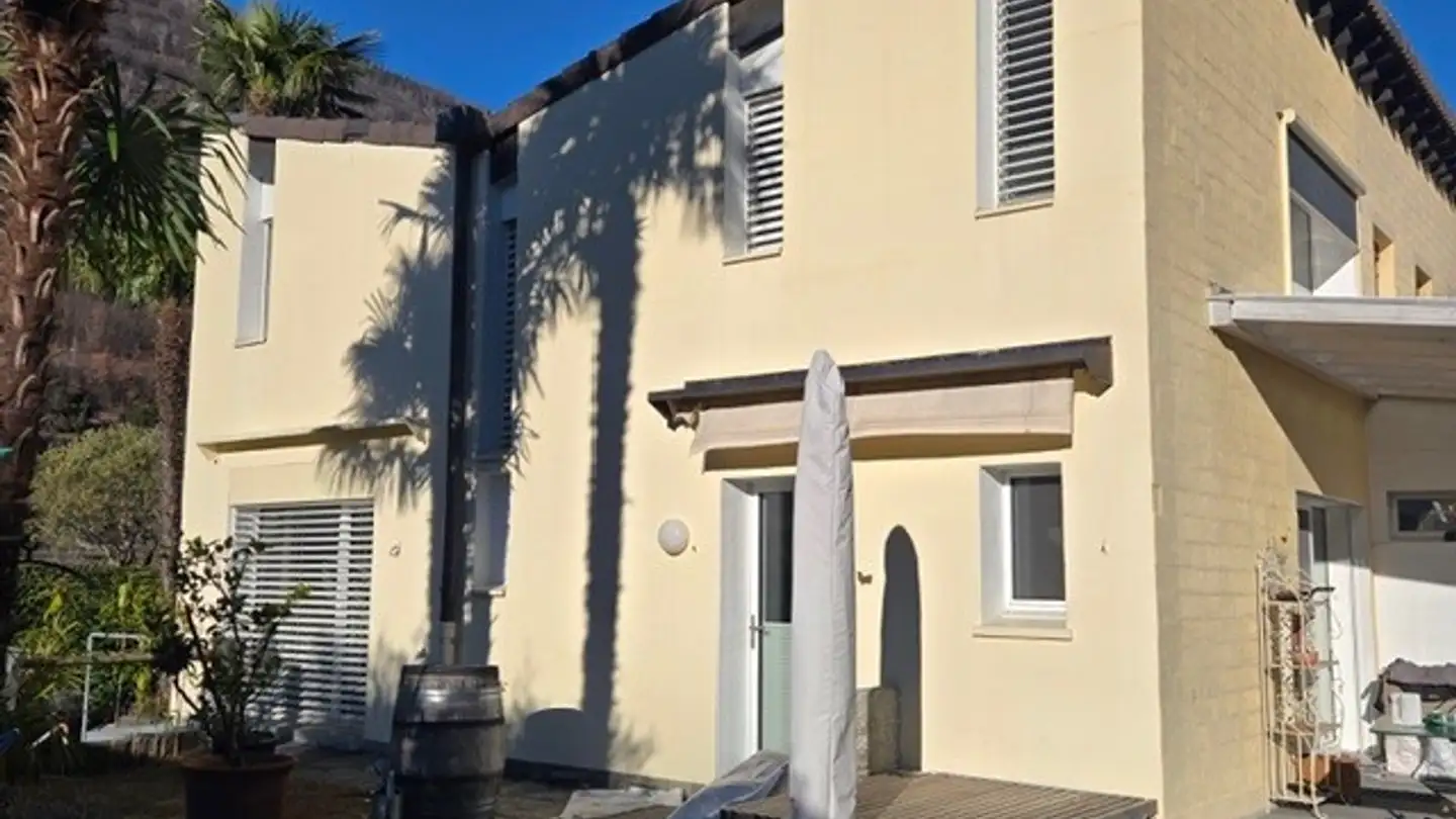 Row house for sale - 6656 Golino