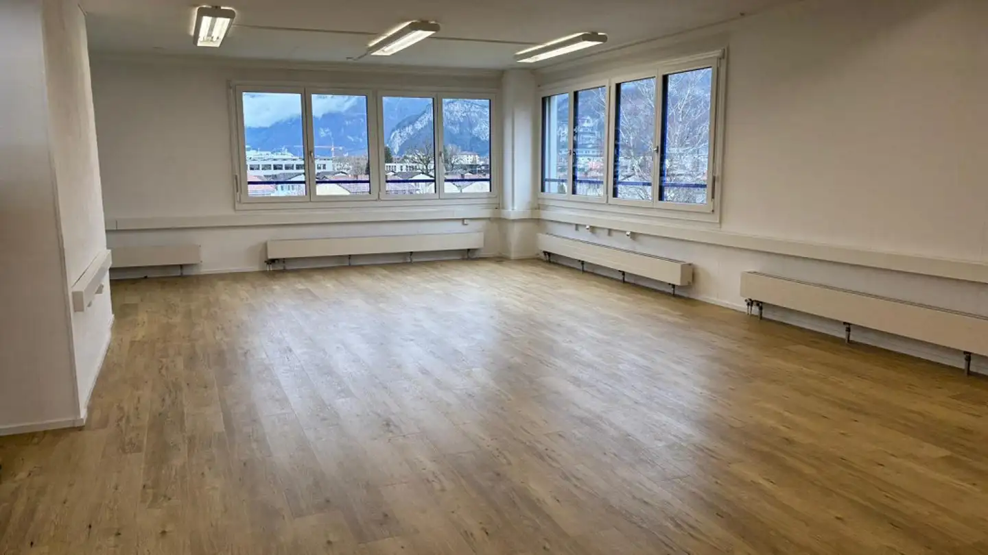 Office space for rent - Falknisstrasse 9a, 7320 Sargans