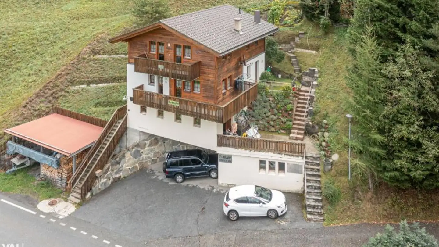 Residential building for sale - 3995 Ausserbinn