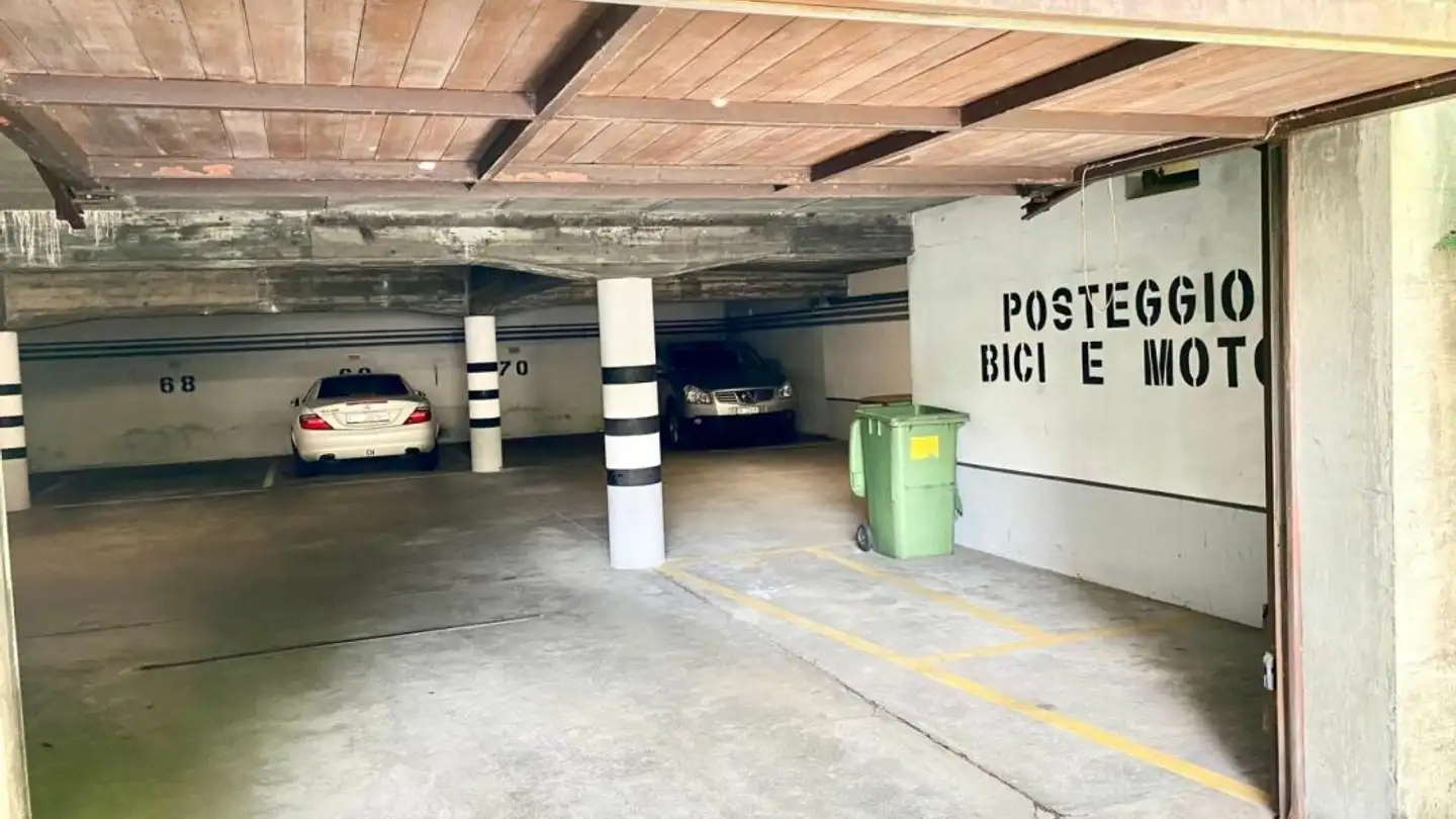 Place de parking extérieure à louer - Via Poeta F. Chiesa 11, 6833 Vacallo - Photo 3