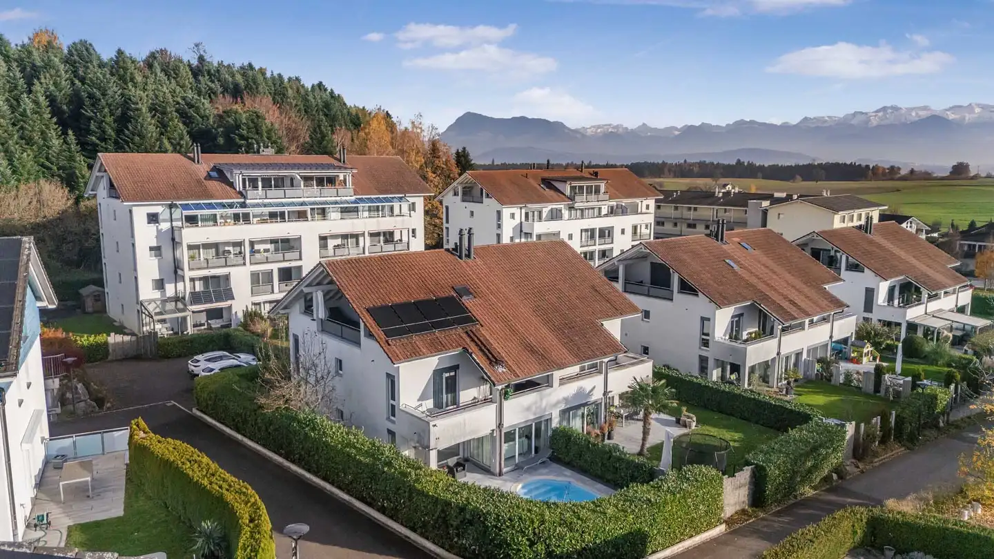 Semi-detached house for sale - 6026 Rain - Photo 2