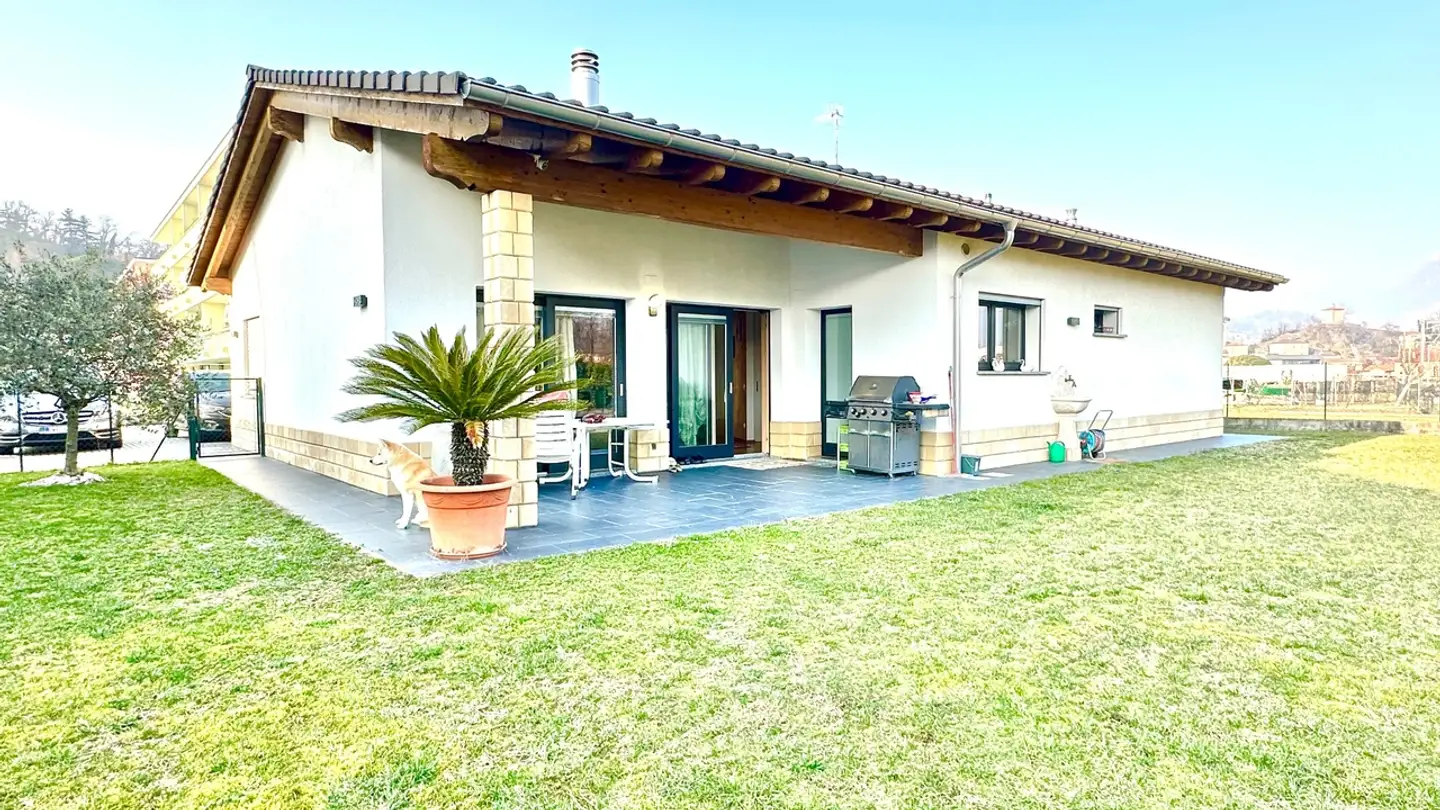 Einfamilienhaus kaufen - 6855 Stabio