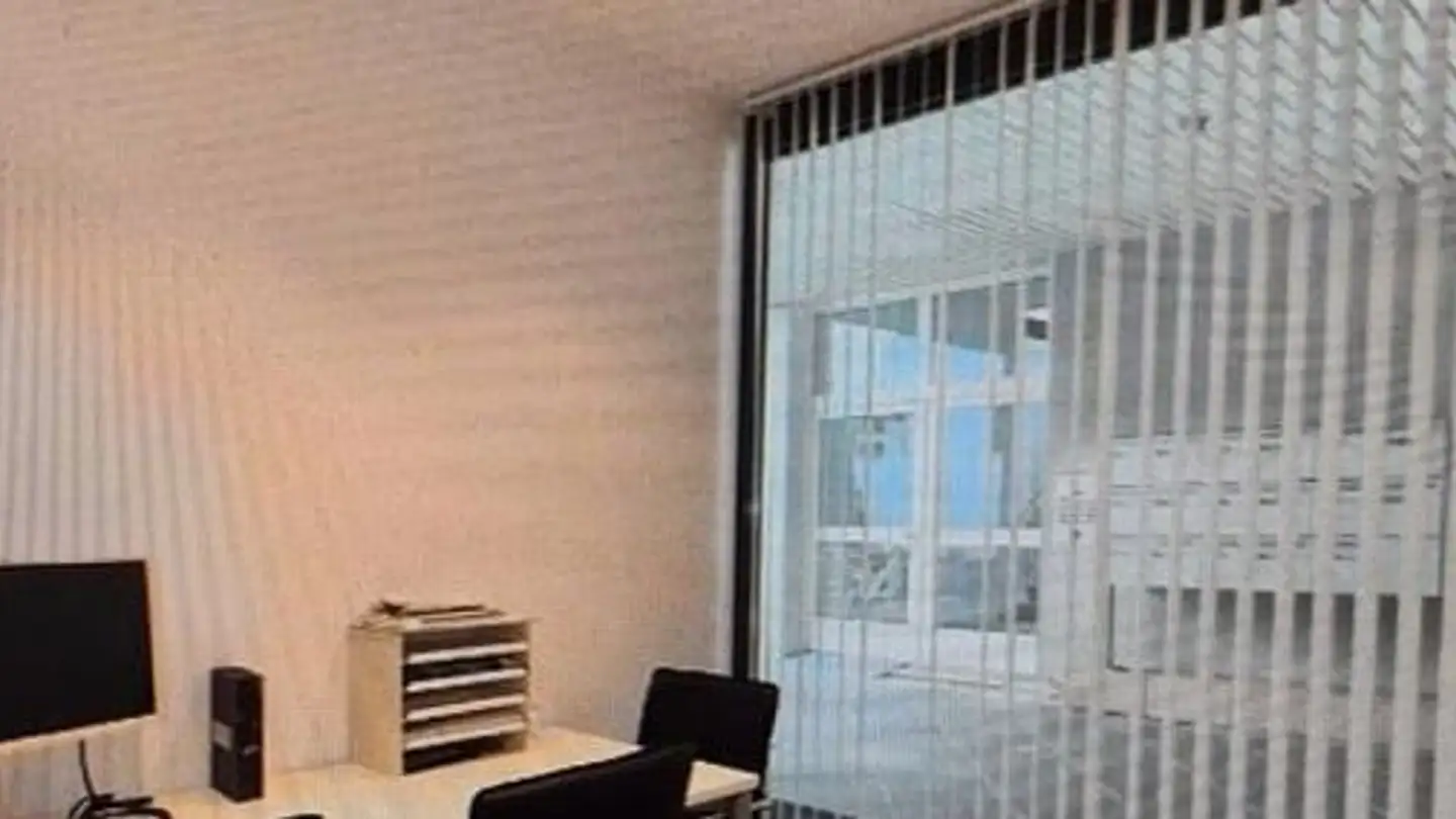 Gewerbe mieten - Rue Des Jardins / Gartenstrasse 13, 2502 Biel/Bienne - Foto 4