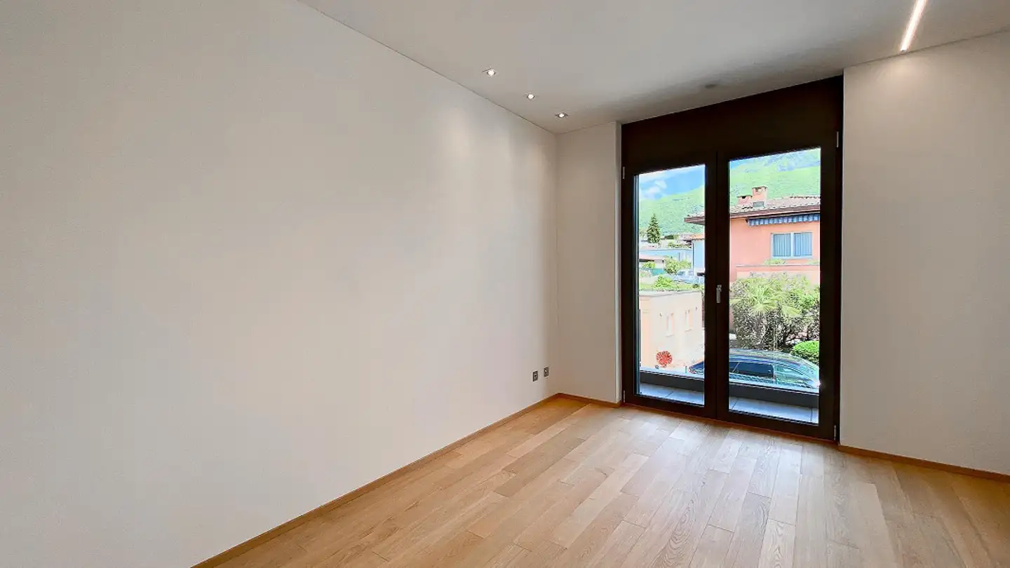 Apartment for rent - Via Ronco Nuovo, 6949 Comano - Photo 4