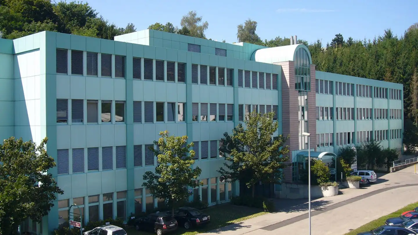 Bureau à louer - Gewerbestrasse 8, 8212 Neuhausen am Rheinfall