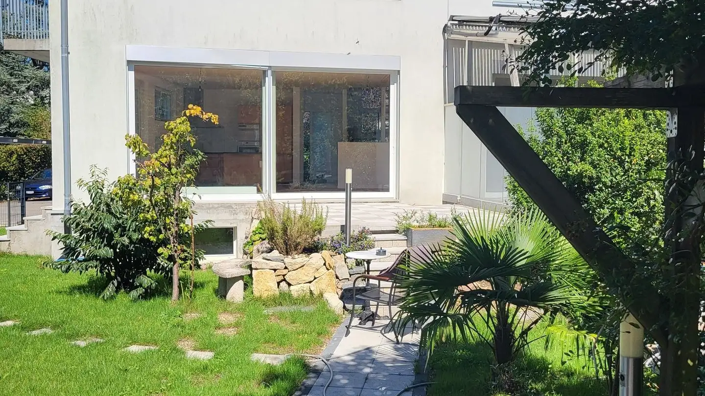 Semi-detached house for rent - Ahornstrasse 12, 4142 Münchenstein