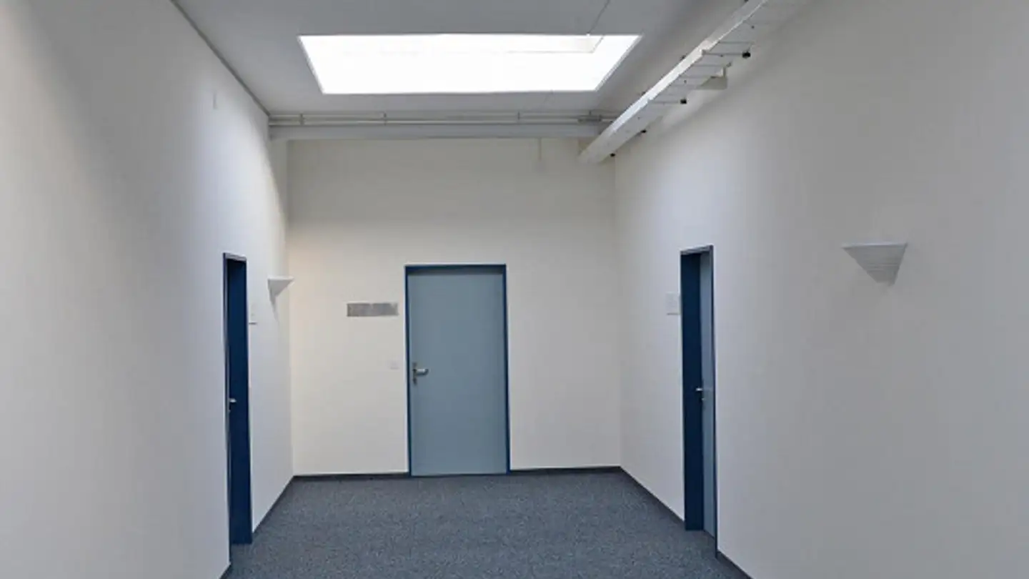 Bureau à louer - Gewerbestrasse 8, 8212 Neuhausen am Rheinfall - Photo 2