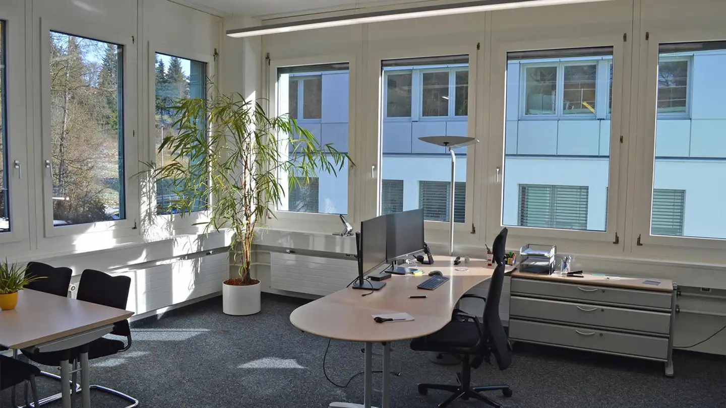 Bureau à louer - Gewerbestrasse 8, 8212 Neuhausen am Rheinfall - Photo 3