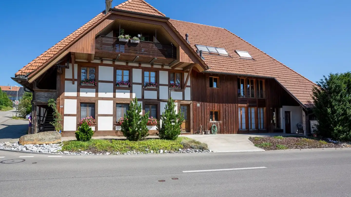 Fattoria in vendita - Hauptstrasse 12, 4583 Aetigkofen