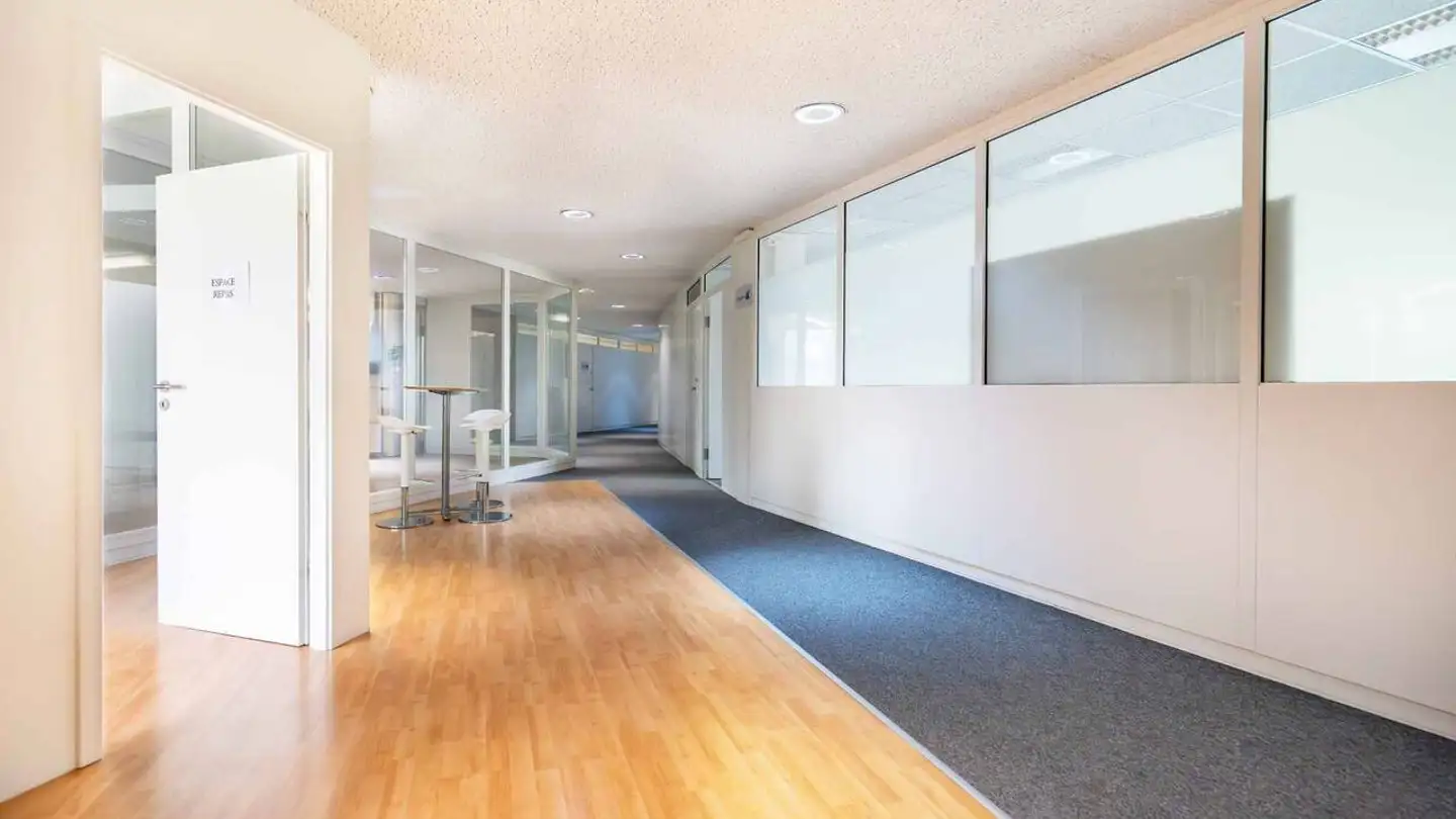 Spazio ufficio in affitto - 1023 Crissier - Photo 3