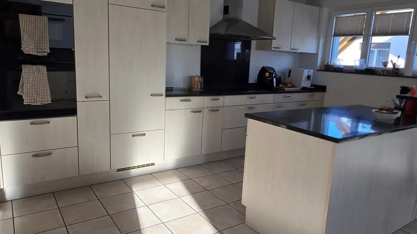 Dachgeschosswohnung mieten - Im Schürli 5, 8344 Bäretswil - Foto 2