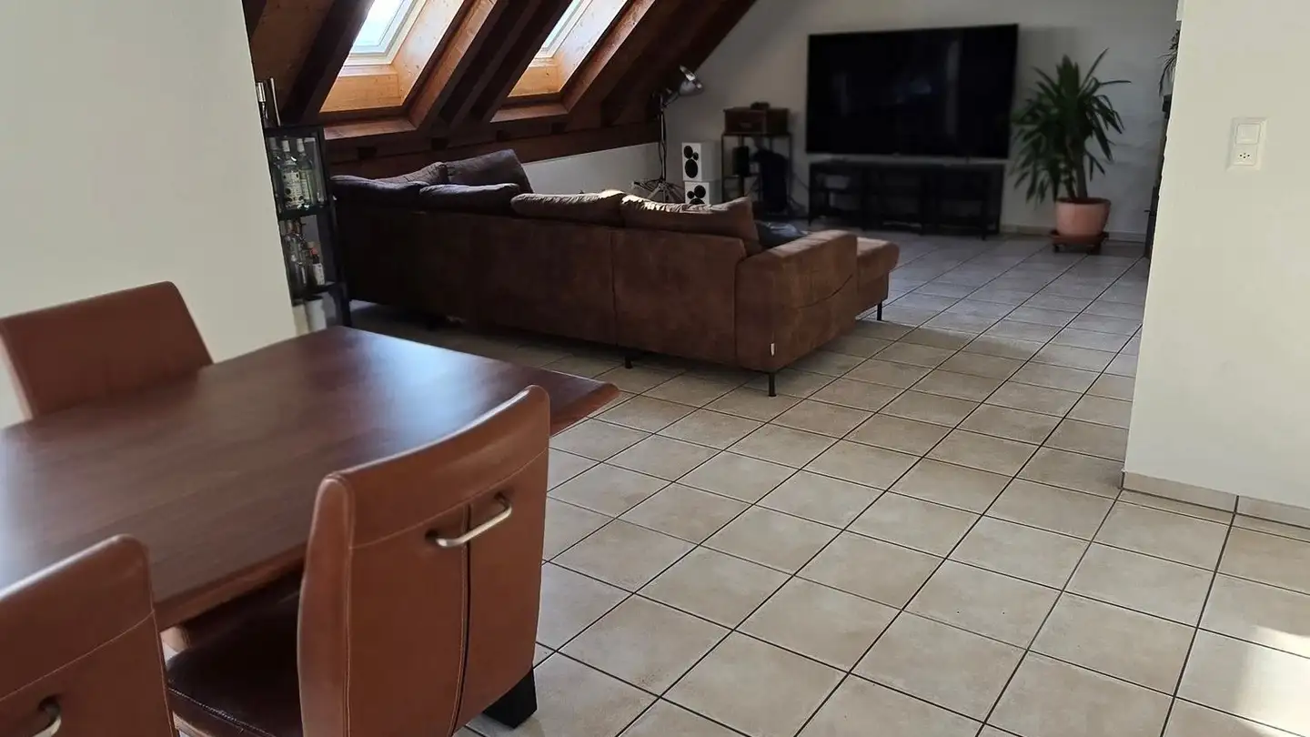 Dachgeschosswohnung mieten - Im Schürli 5, 8344 Bäretswil - Foto 3