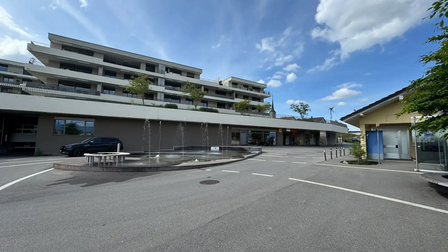 Indoor motorbike parking space for rent - Promenade De Folliéran 8, 1740 Neyruz FR - Photo 2