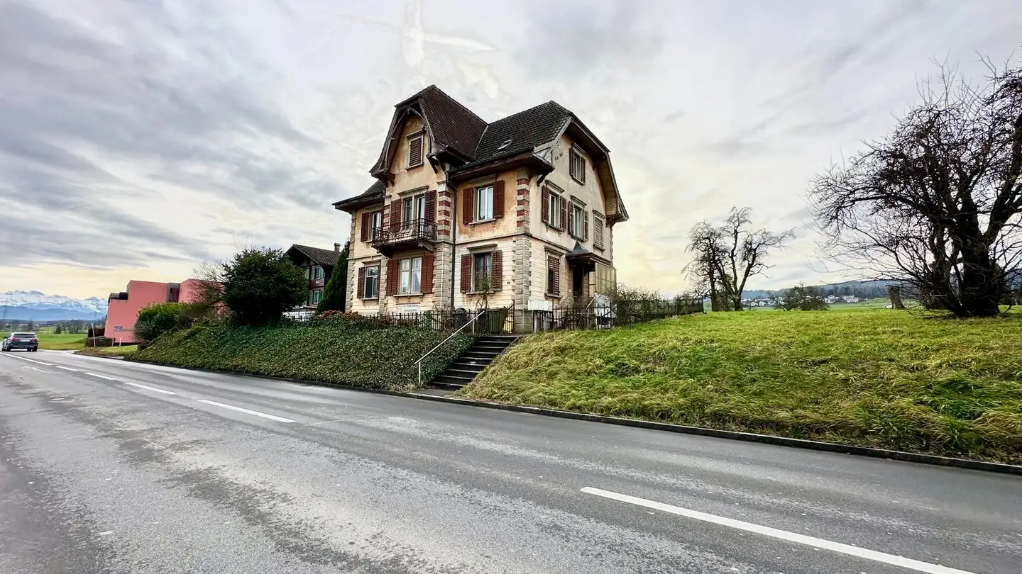 Residential building for sale - 5644 Auw