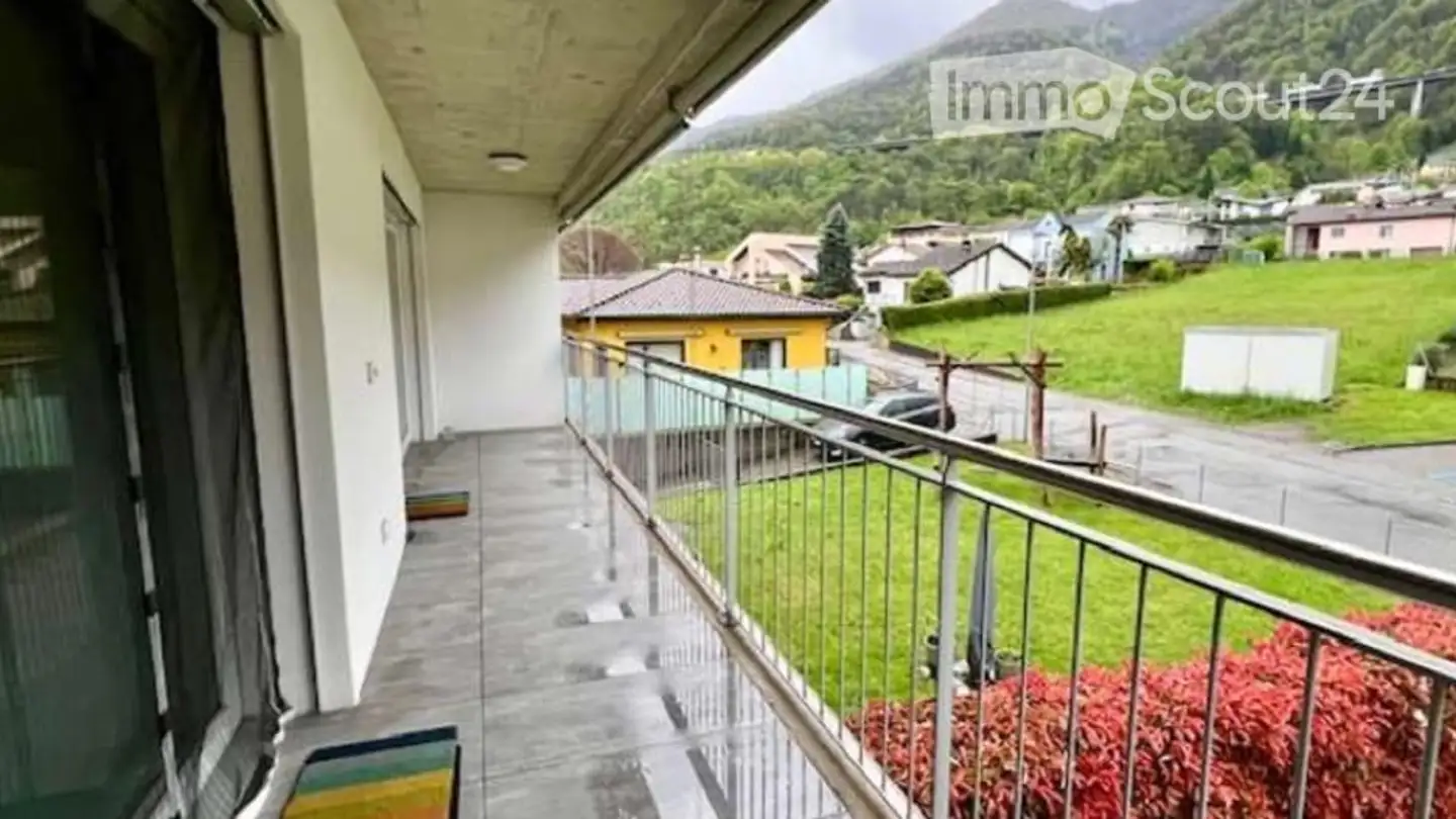 Appartement à louer - 6533 Lumino - Photo 4