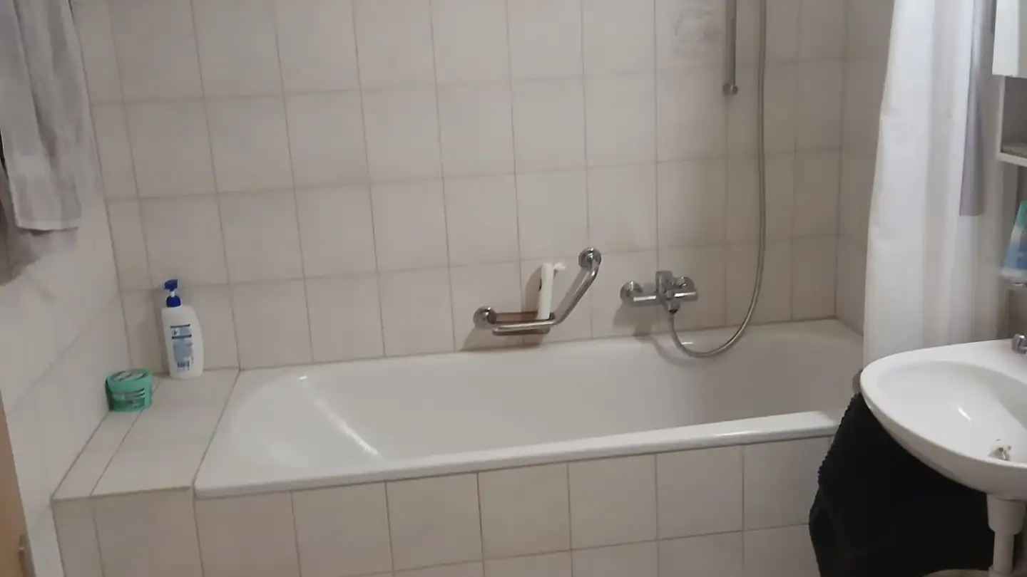 Wohnung mieten - Hauptstrasse 42, 5076 Bözen - Foto 2