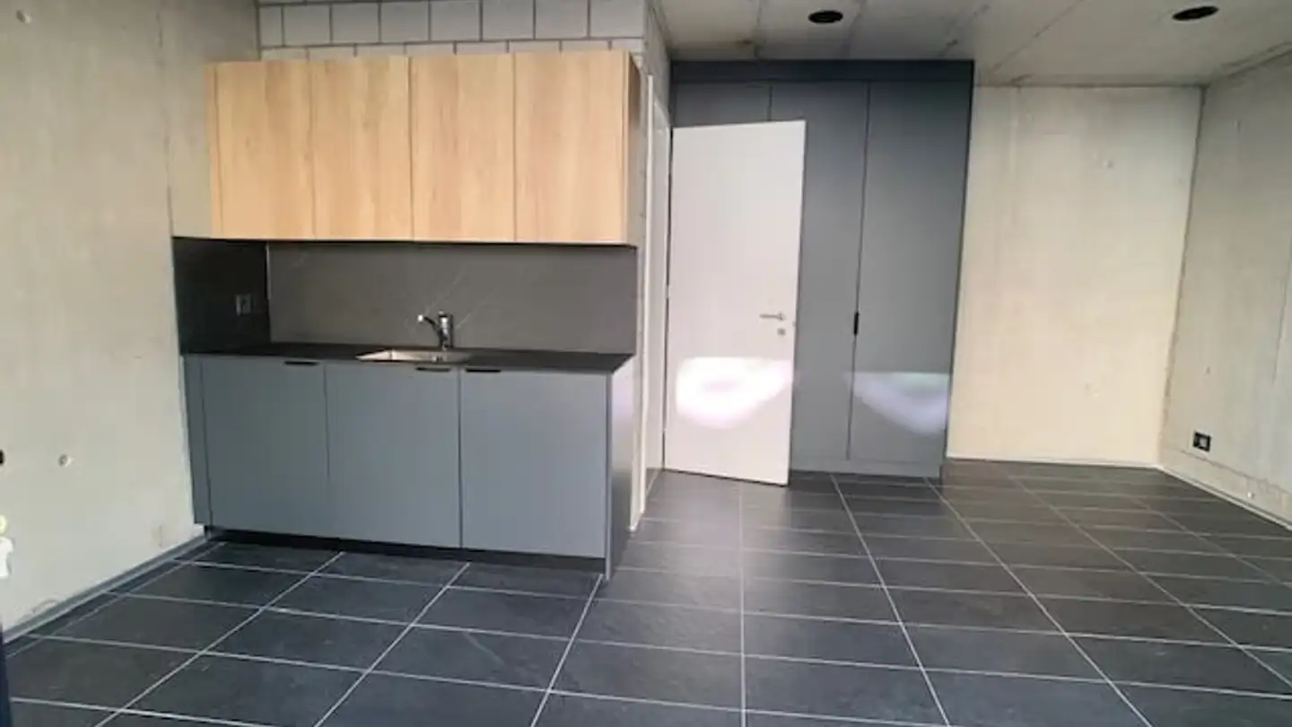 Commercial à louer - 1796 Courgevaux - Photo 2