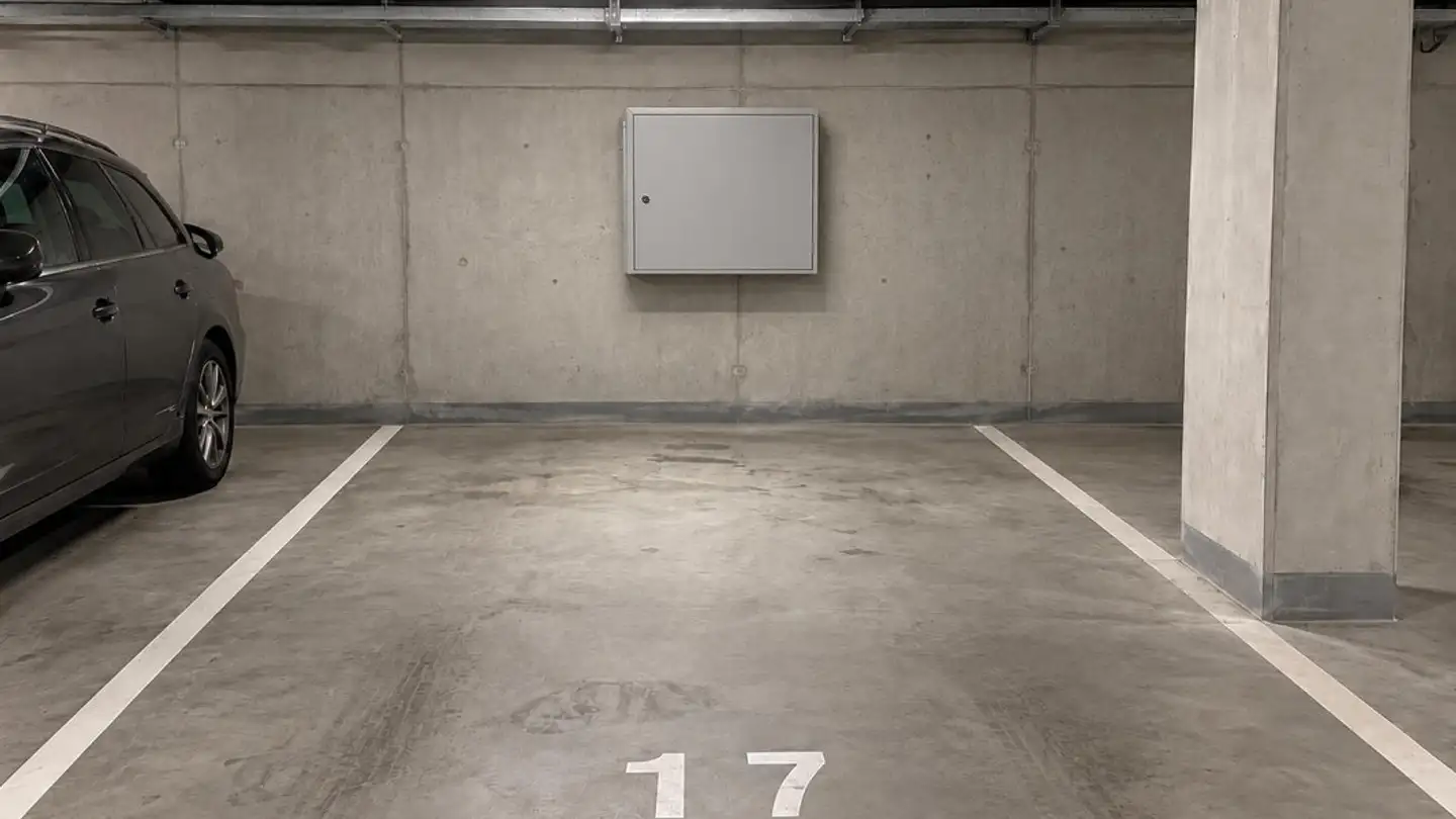 Place de parking souterraine à louer - Rischstrasse 5a, 6030 Ebikon