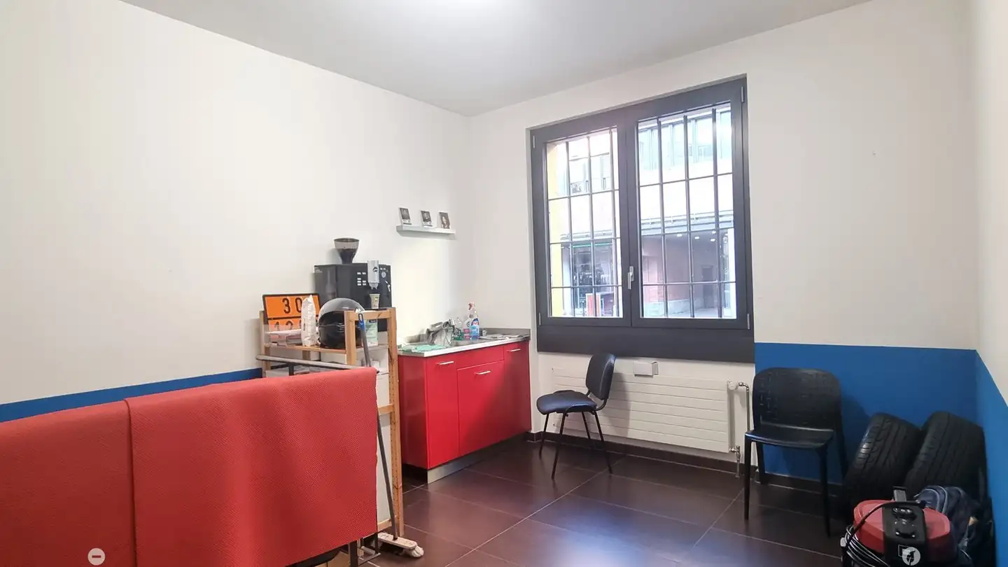 Gewerbe mieten - Rue D'aarberg / Aarbergstrasse 102, 2502 Biel/Bienne - Foto 4