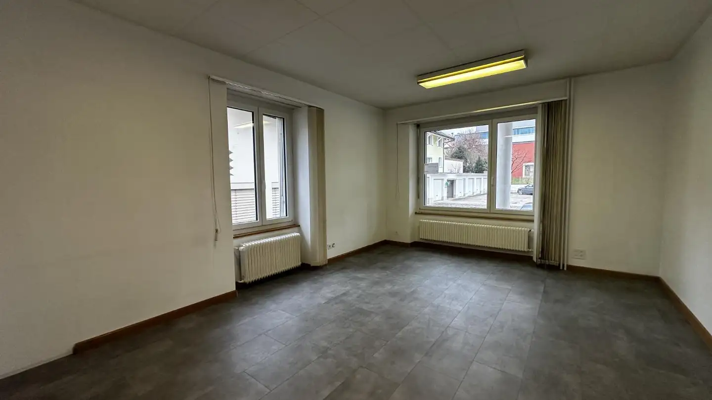 Gewerbe mieten - Rue Achille-Merguin 1, 2900 Porrentruy