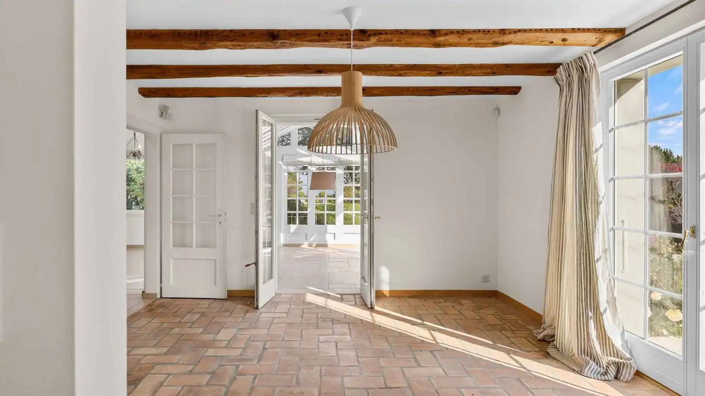 Villa for sale - 1143 Apples - Photo 3