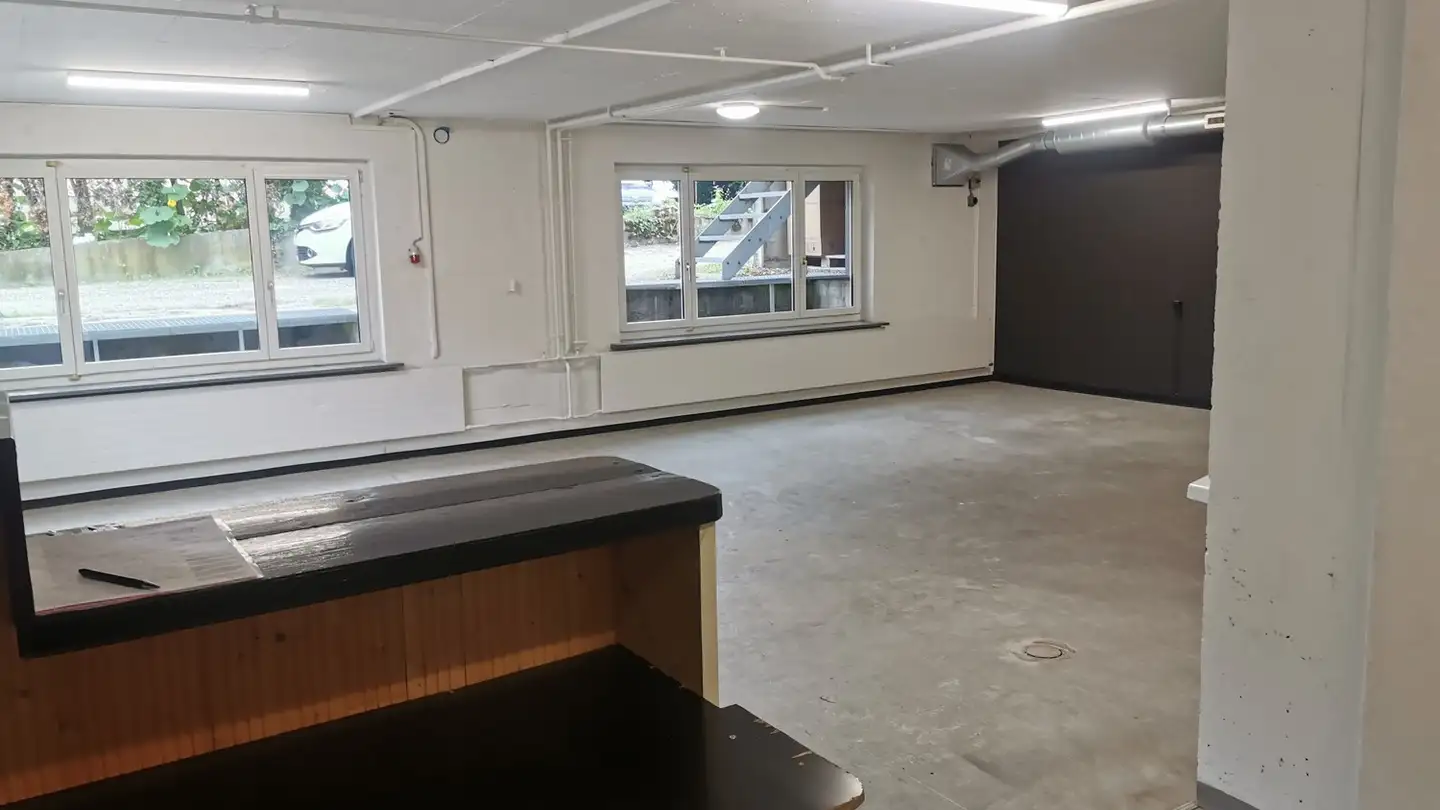 Commercial for rent - Landstrasse 152, 5301 Siggenthal Station