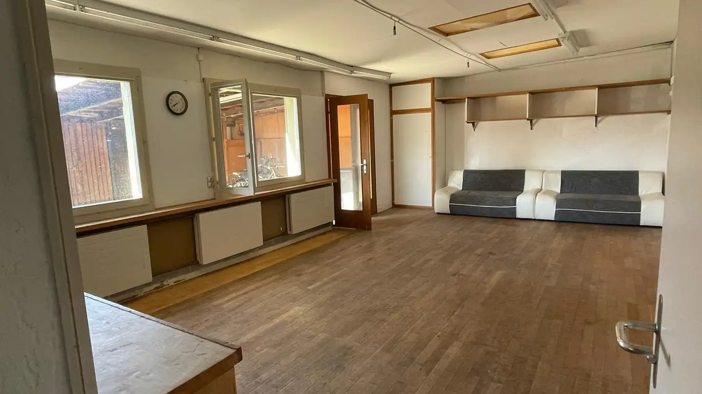 Commercial for rent - 4143 Dornach