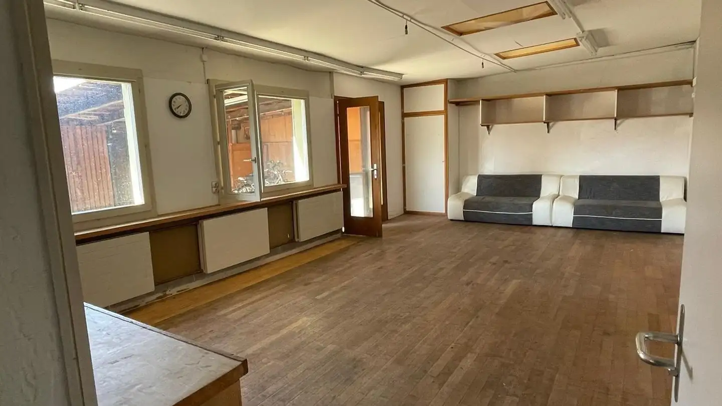 Commercial for rent - 4143 Dornach