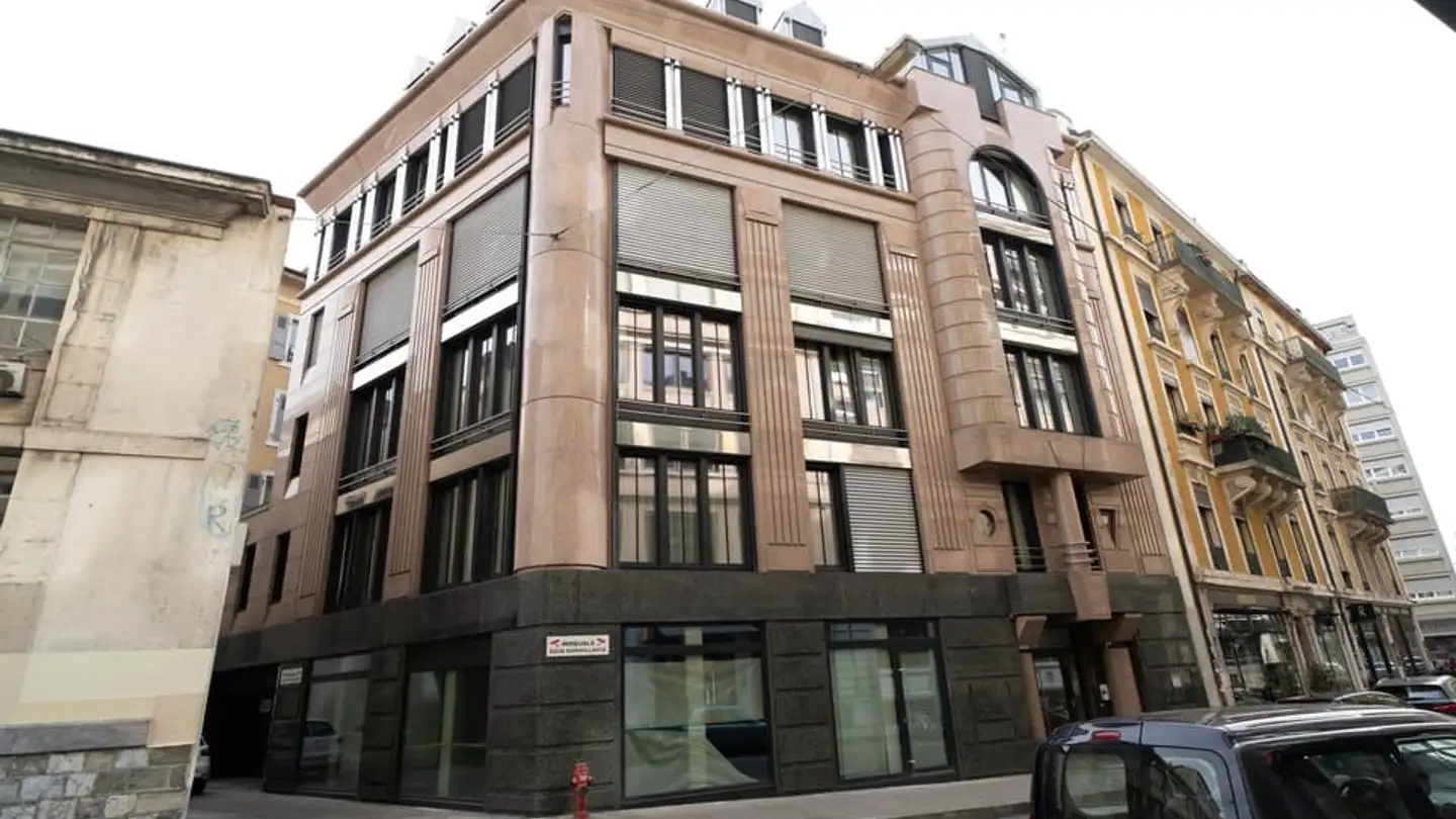 Commercial à louer - Rue De La Coulouvrenière 40, 1204 Genève