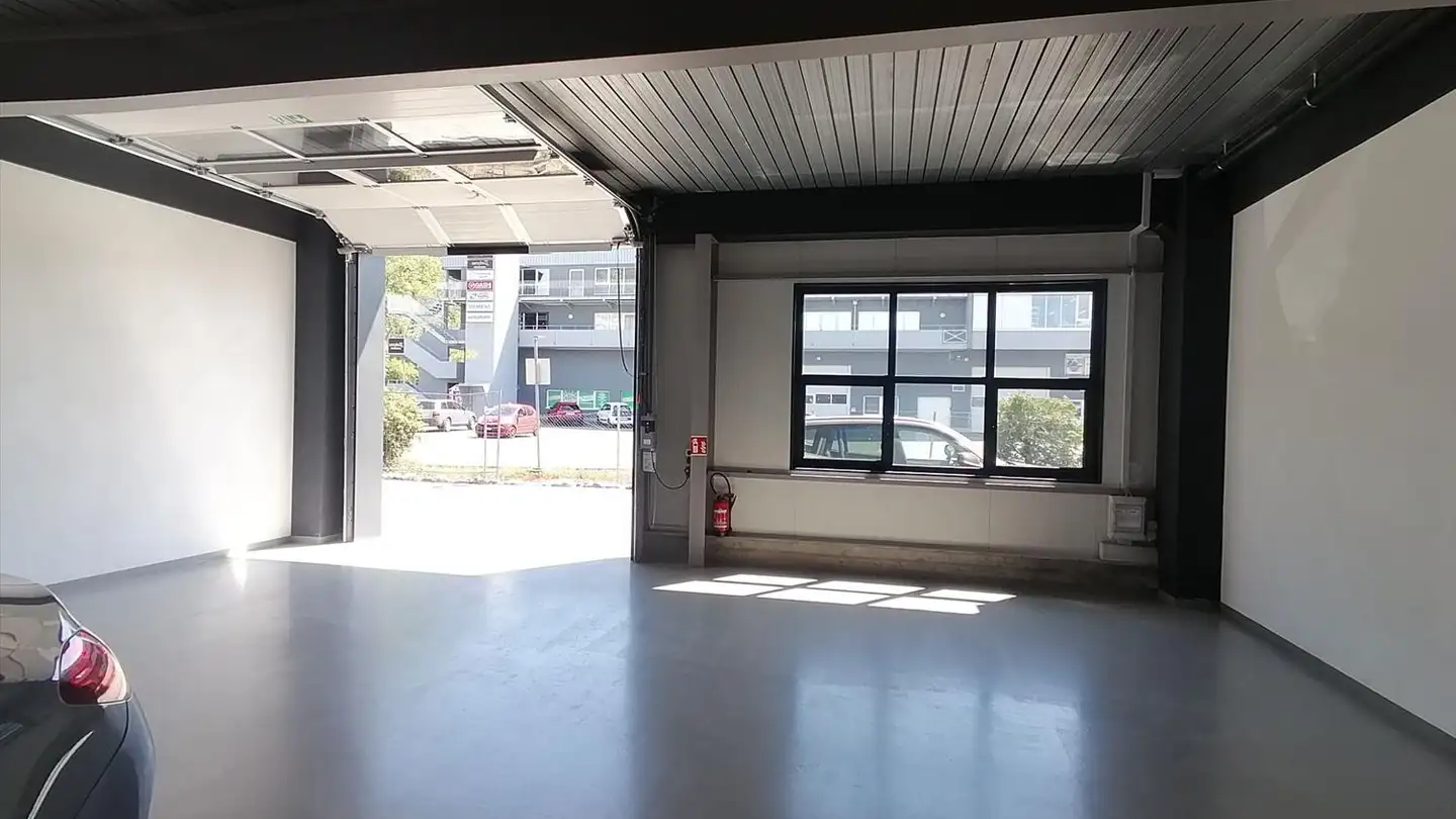 Shop for rent - 1852 Roche VD