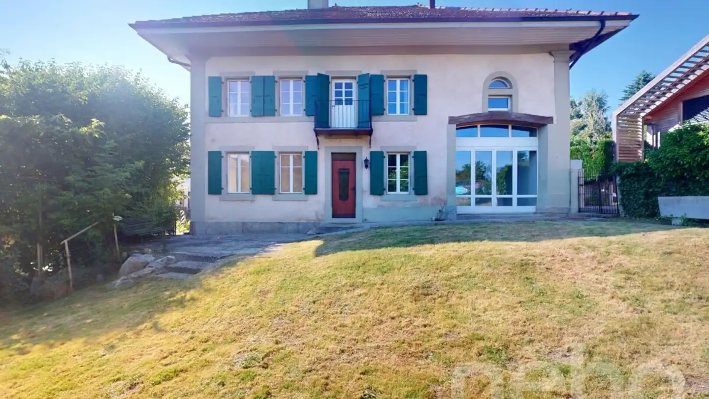 Residential building for sale - 1062 Sottens