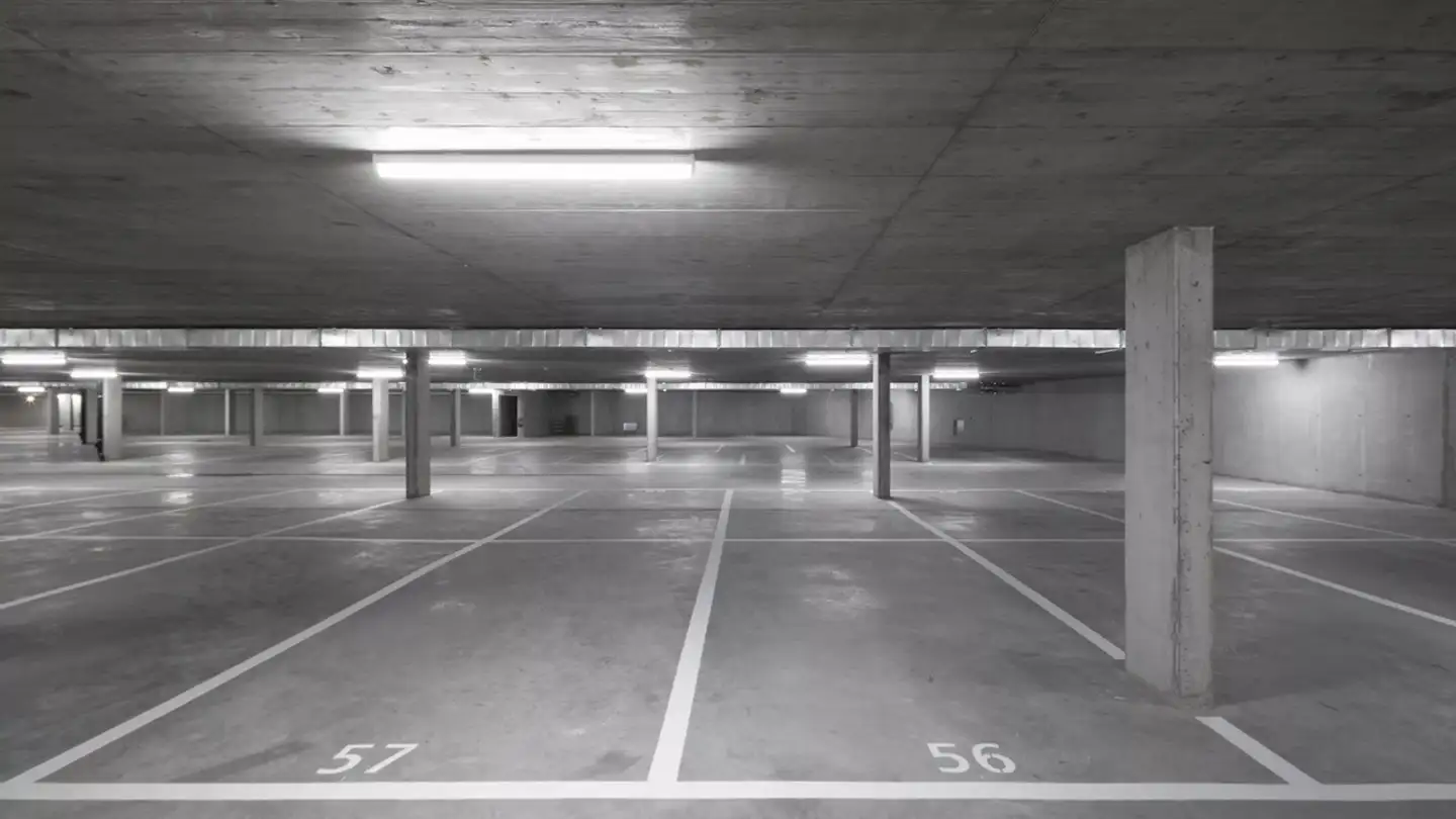 Tiefgaragenstellplatz mieten - Route D'antzère, 1964 Conthey - Foto 2