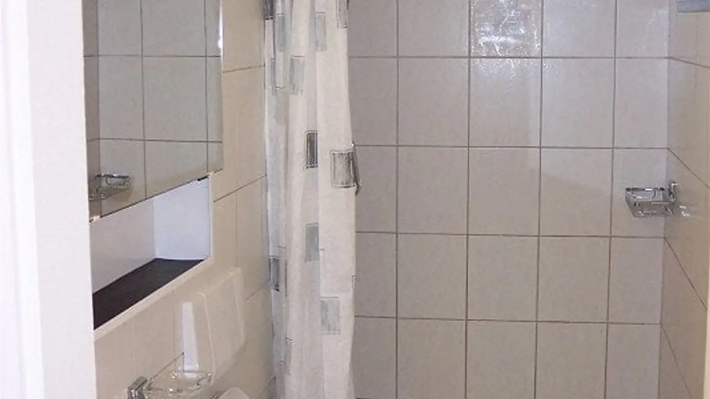Appartement à louer - Via Vitg Sut 15, 7151 Schluein - Photo 2