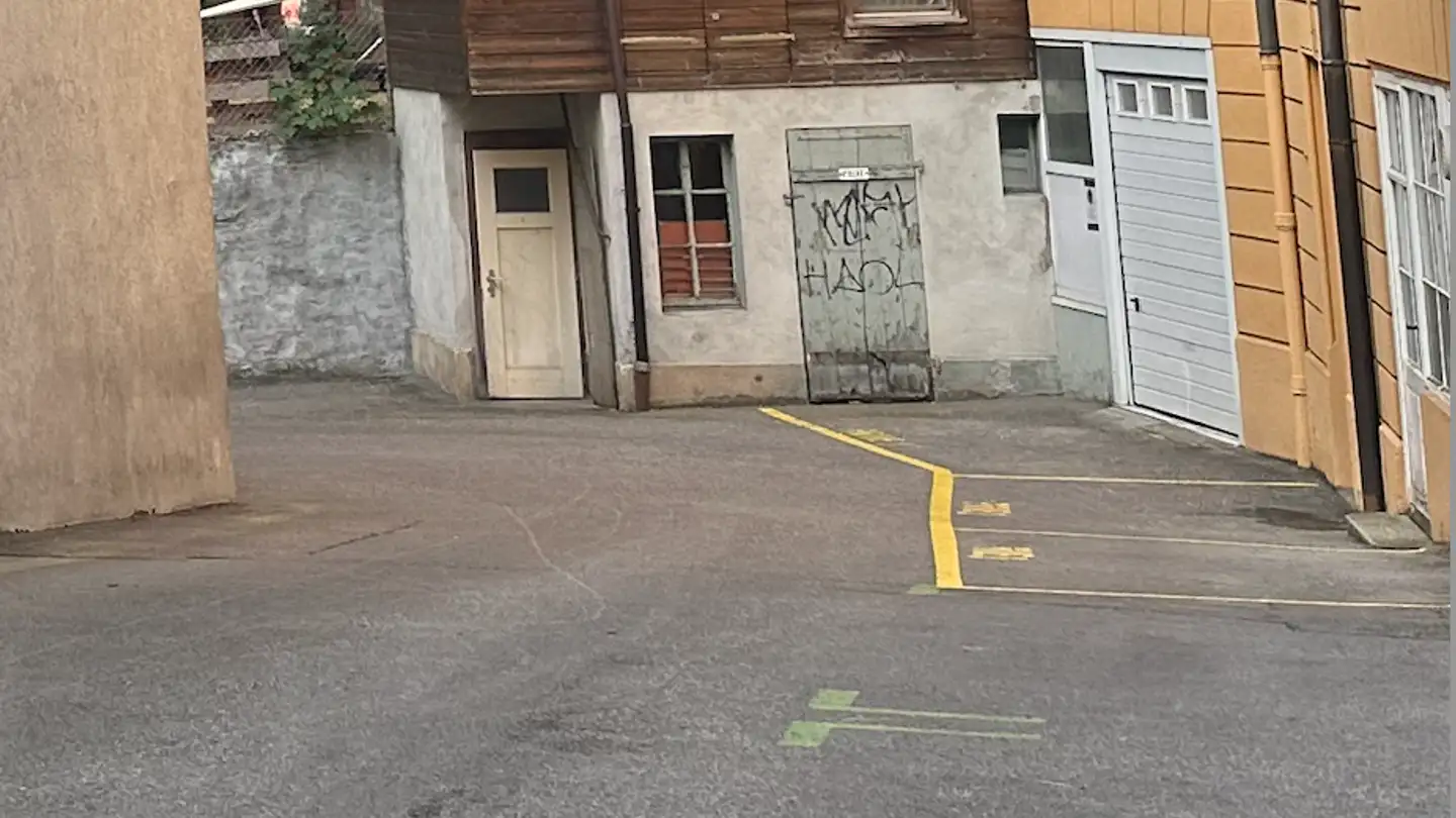 Outdoor parking space for rent - 1003 Lausanne