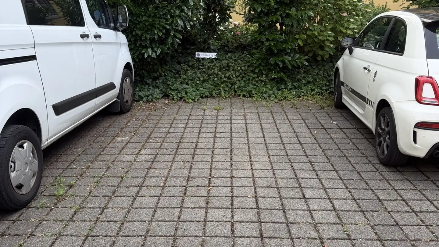 Outdoor parking space for rent - Schaffhauserstrasse 340, 8050 Zürich