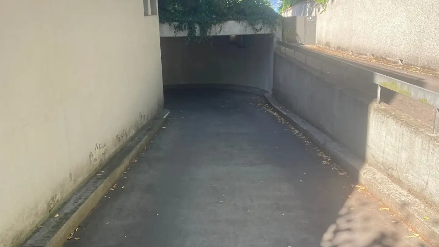 Place de parking souterraine à louer - Zürcherstrasse 23, 8640 Rapperswil SG