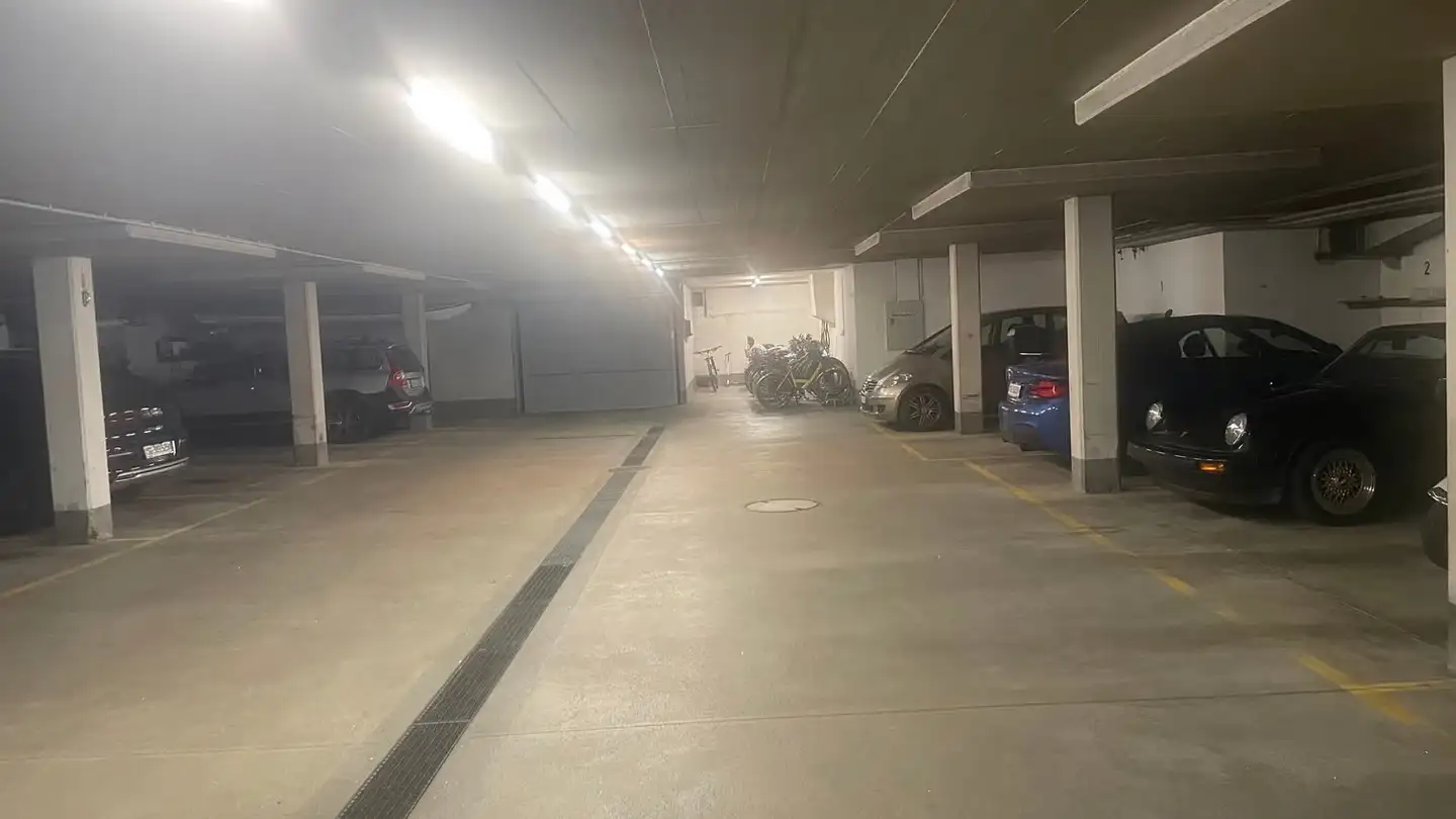 Place de parking souterraine à louer - Zürcherstrasse 23, 8640 Rapperswil SG - Photo 3
