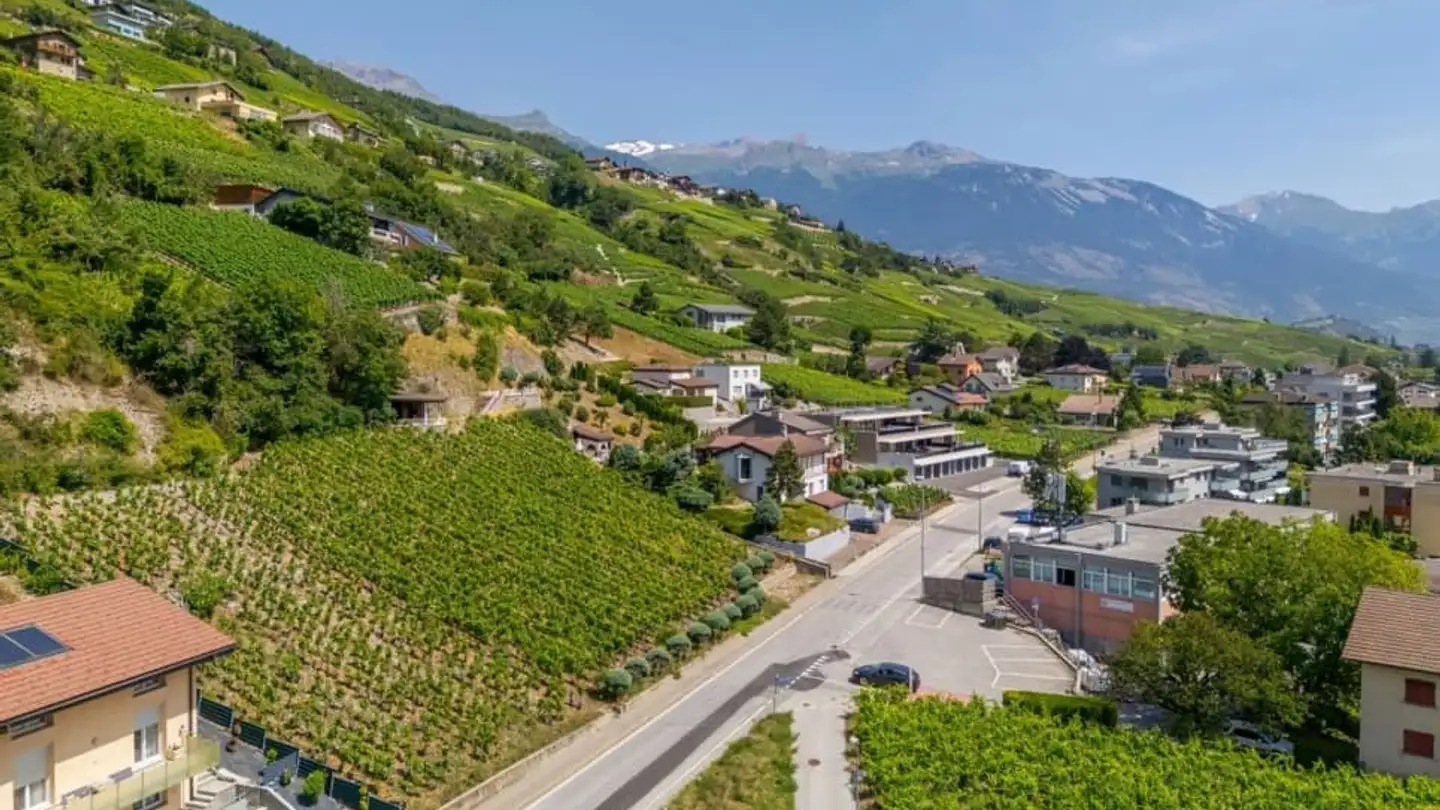 Constructible plot for sale - 3976 Noës