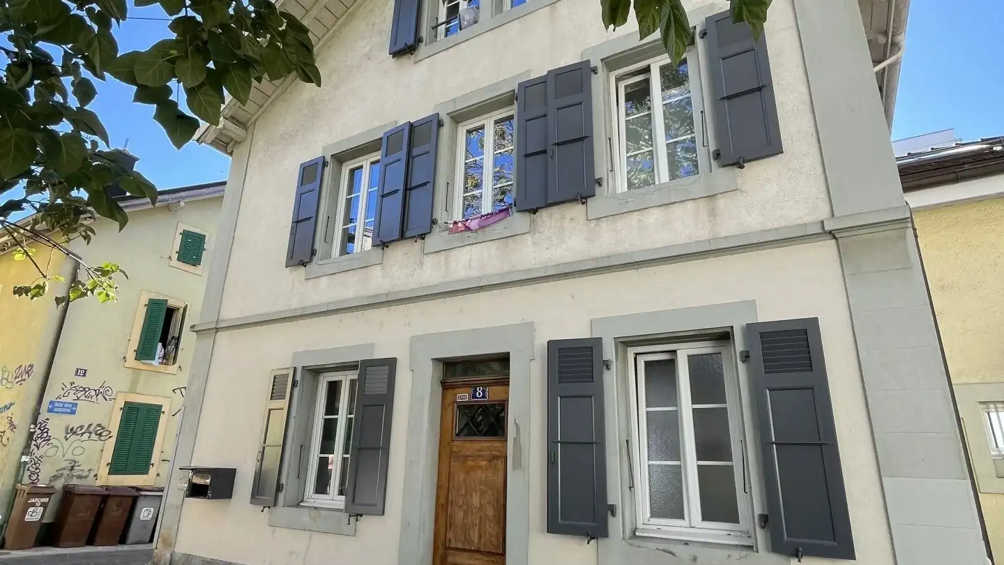 Mixed-use building for sale - 1018 Lausanne